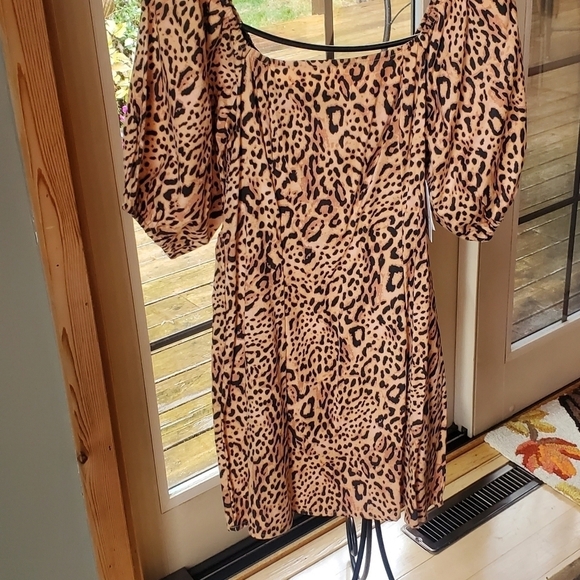 Billabong Paradise Leopard Puff Sleeve Mini Sz. L Dress NWT - Picture 10 of 13